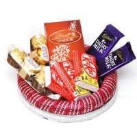 8 items mix chocolate basket